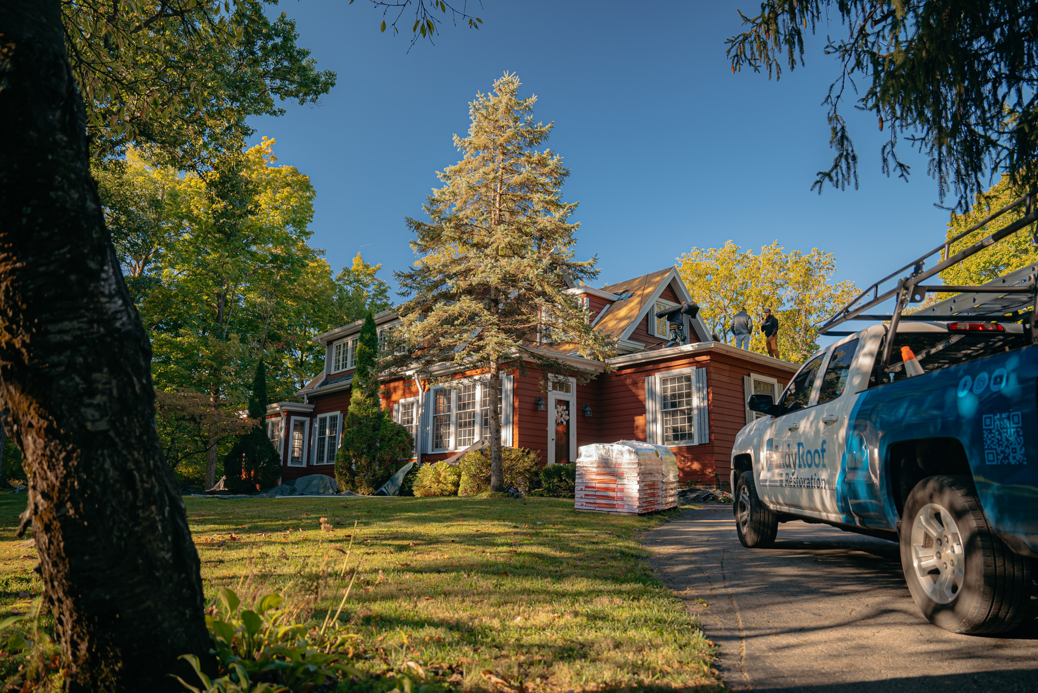 Class 4 vs Standard Shingles: A Bridgewater Club Homeowner's Choice